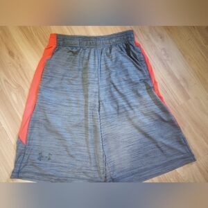 Under Armor Boys medium shorts